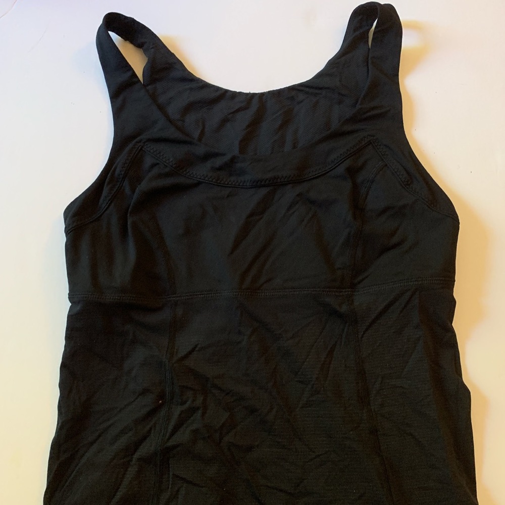 LULULEMON black tank top 🖤